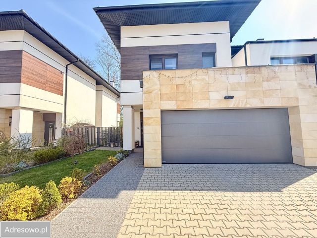 dom szeregowy, 6 pokoi Strzykuły, ul. Szmaragdowa. Zdjęcie 1