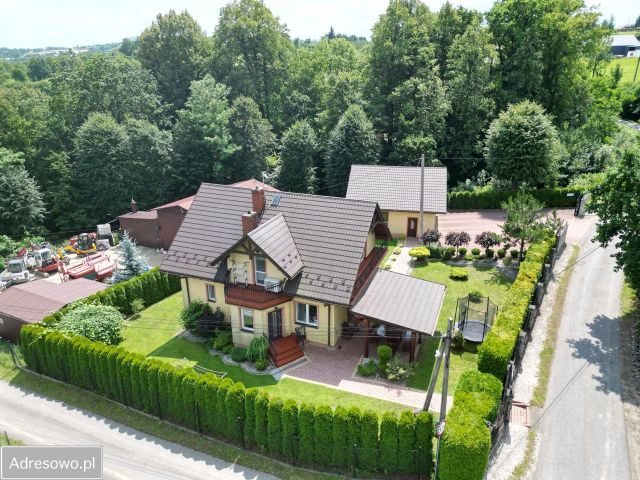 dom wolnostojący, 7 pokoi Żerosławice. Zdjęcie 1