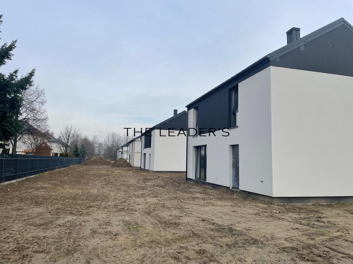 dom wolnostojący, 5 pokoi Łomianki. Zdjęcie 3