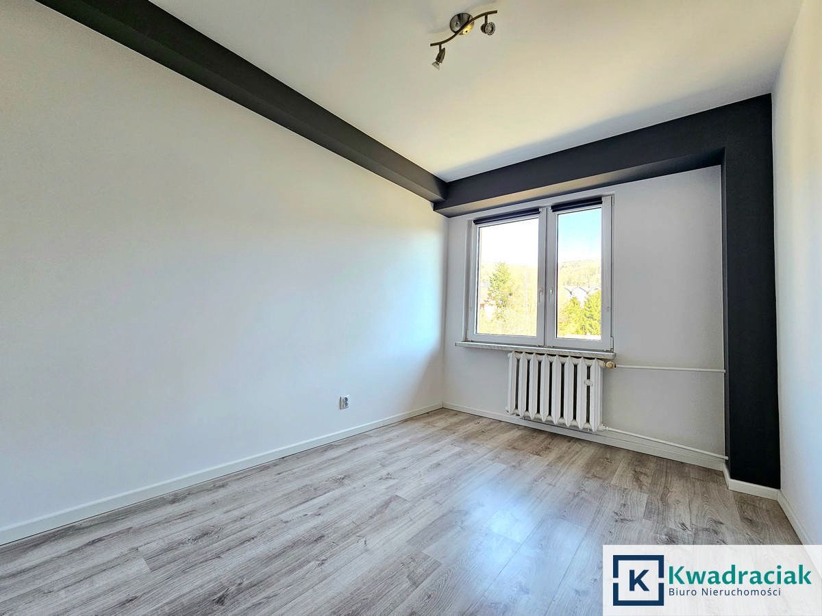 Mieszkanie 3-pokojowe Ustrzyki Dolne, ul. PCK. Zdjęcie 4