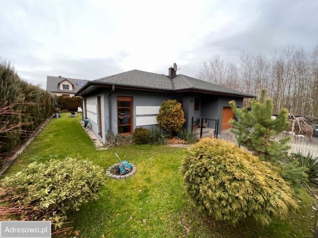 dom wolnostojący, 4 pokoje Kłobuck, ul. Stanisława Wyspiańskiego. Zdjęcie 1