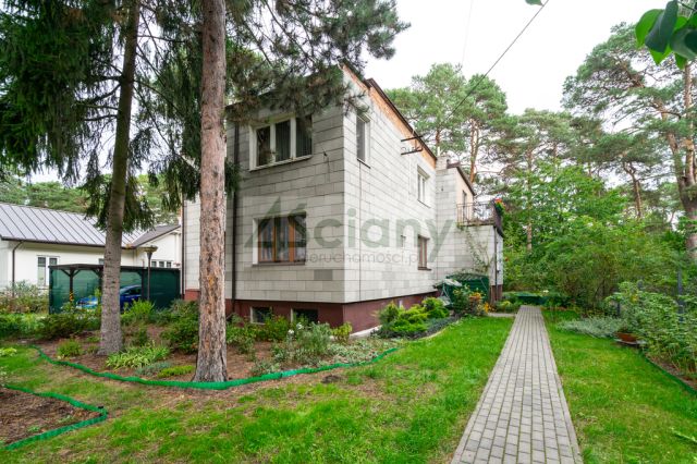 Mieszkanie 3-pokojowe Józefów, ul. Słoneczna. Zdjęcie 2