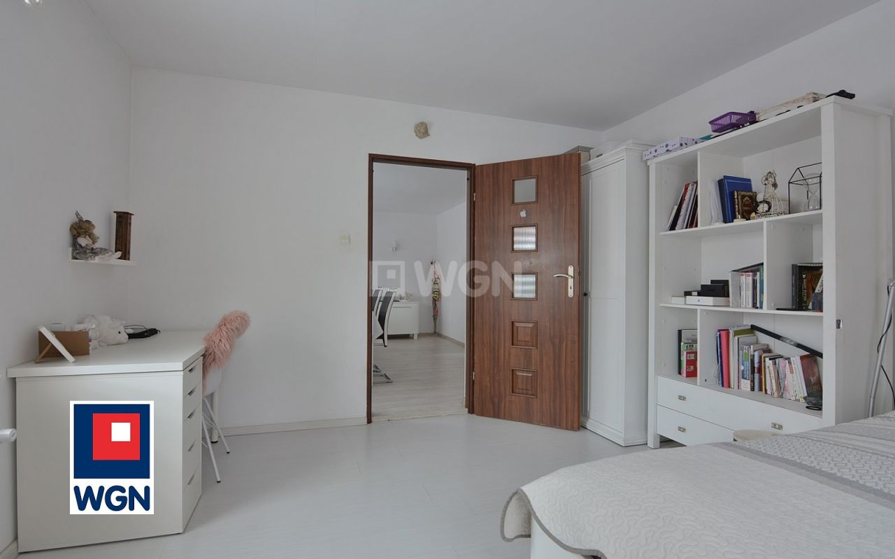 dom wolnostojący, 7 pokoi Chruściel. Zdjęcie 5