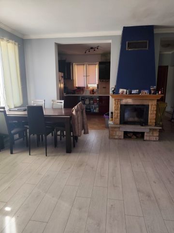 dom wolnostojący, 6 pokoi Jaktorów. Zdjęcie 1