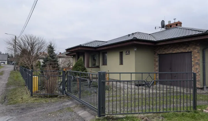 dom wolnostojący, 4 pokoje Zajezierze