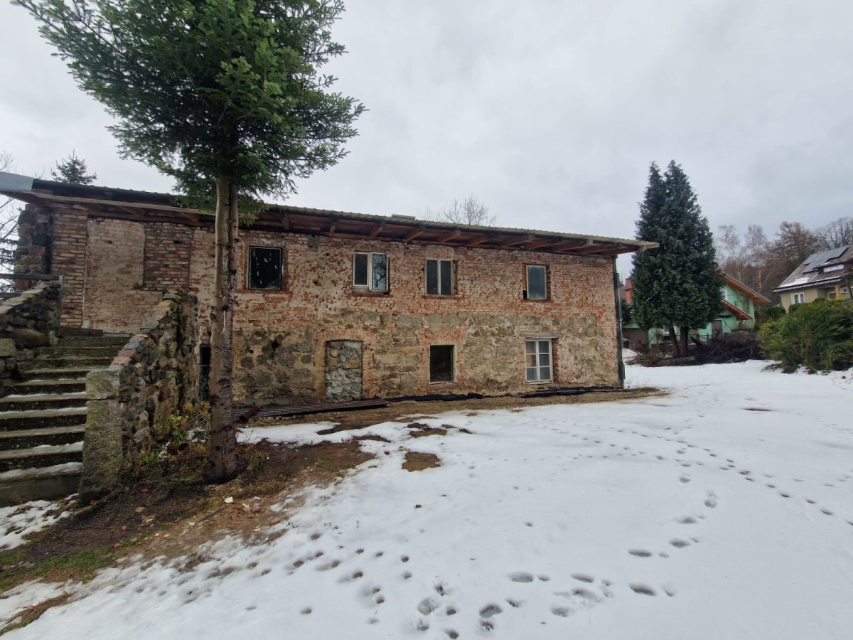 dom wolnostojący, 5 pokoi Jelenia Góra Jagniątków, ul. Myśliwska