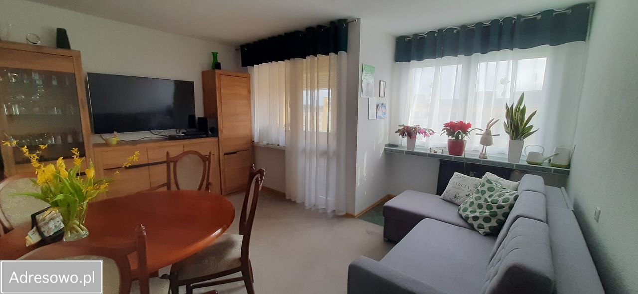 Mieszkanie 3-pokojowe Brzeg Dolny, ul. Stanisława Wyspiańskiego. Zdjęcie 1