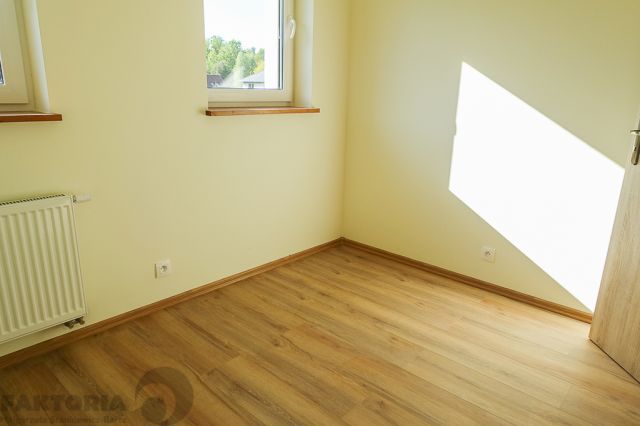 bliźniak, 5 pokoi Dobra. Zdjęcie 15