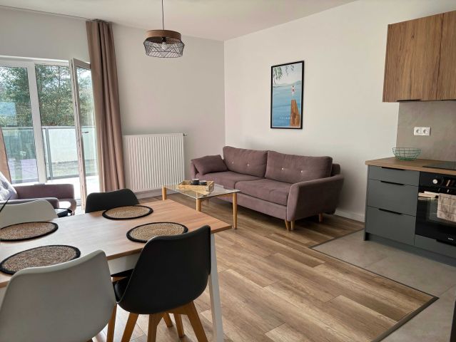 Mieszkanie 3-pokojowe Kobylniki, ul. Kasztanowa. Zdjęcie 1