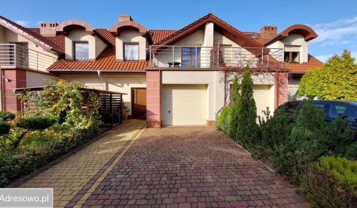 dom szeregowy, 5 pokoi Karwiany, ul. Wiśniowa