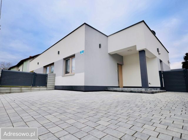 dom wolnostojący, 5 pokoi Leszno Zatorze. Zdjęcie 1