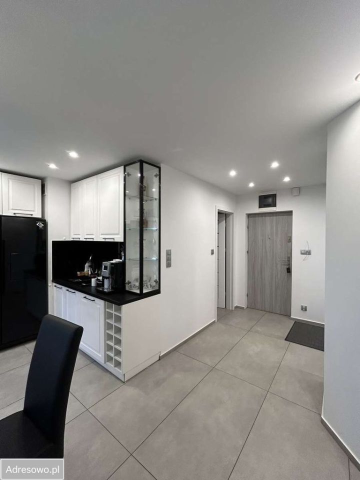 Mieszkanie 3-pokojowe Katowice Zawodzie, al. Walentego Roździeńskiego. Zdjęcie 2