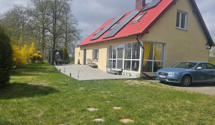 dom wolnostojący, 6 pokoi Ciemno