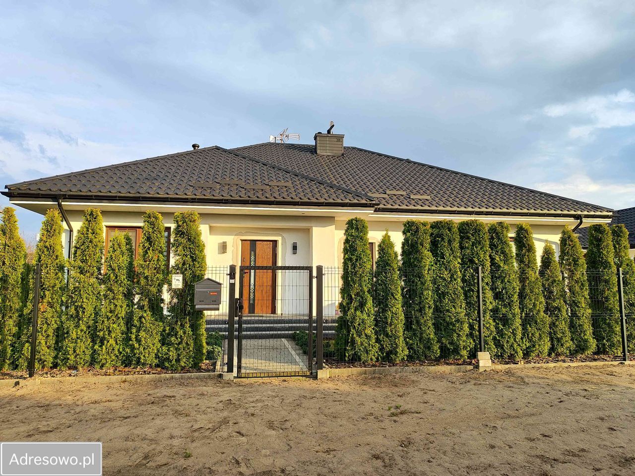 dom wolnostojący, 4 pokoje Korczów. Zdjęcie 11