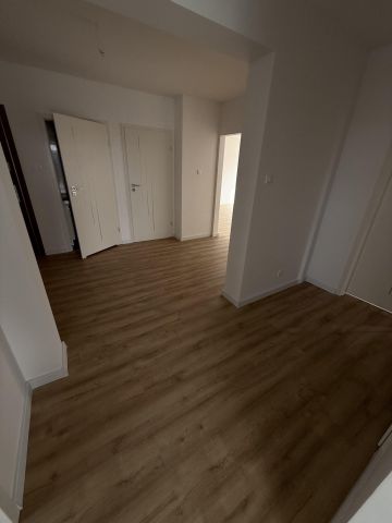 Mieszkanie 4-pokojowe Opole Zaodrze, ul. Szymona Koszyka. Zdjęcie 32