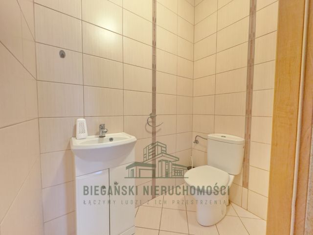 dom wolnostojący, 5 pokoi Łuszczów Drugi. Zdjęcie 14