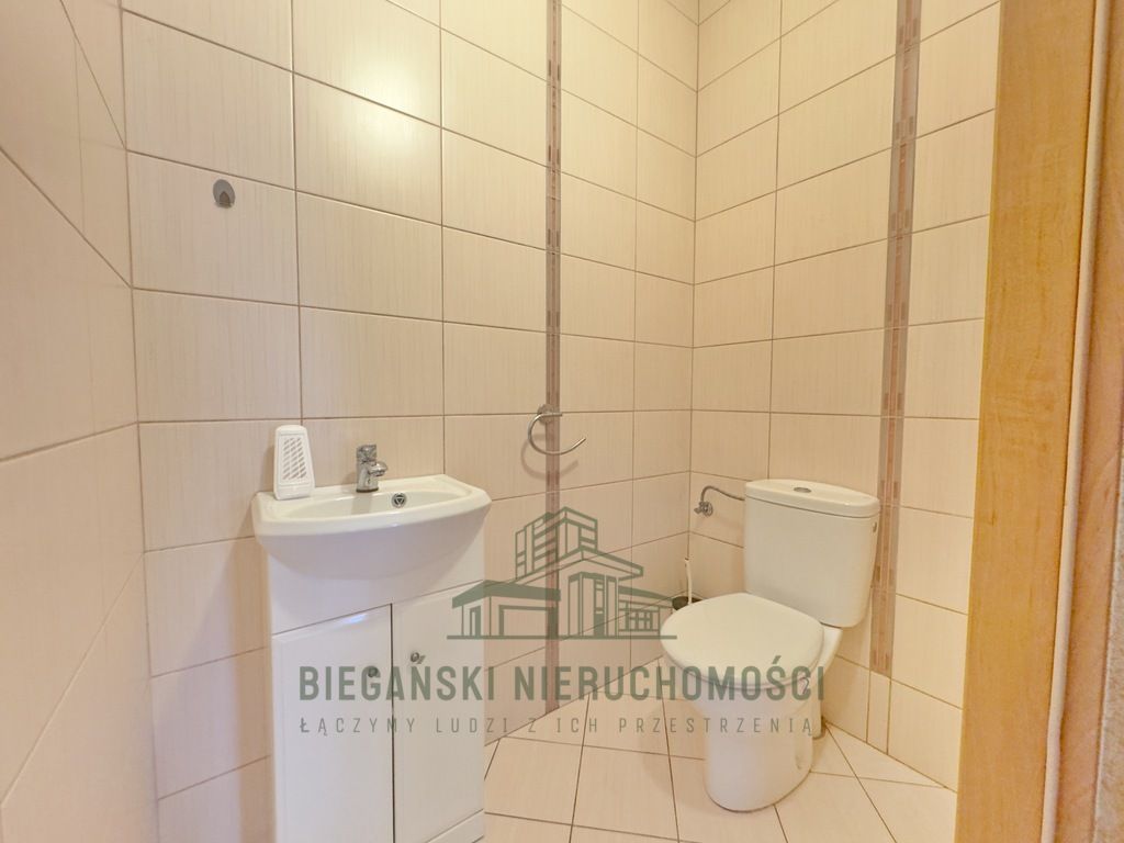 dom wolnostojący, 5 pokoi Łuszczów Drugi. Zdjęcie 14