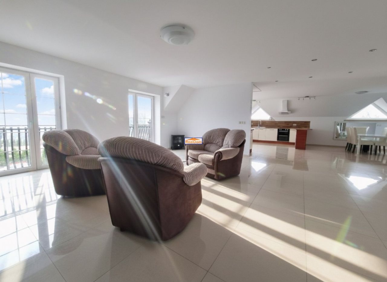 dom wolnostojący, 11 pokoi Modlnica. Zdjęcie 3