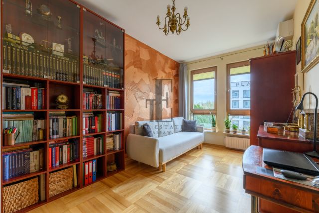 Mieszkanie 3-pokojowe Warszawa Wilanów. Zdjęcie 1