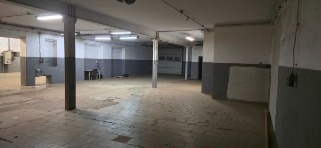 Hala/magazyn Piaski. Zdjęcie 1