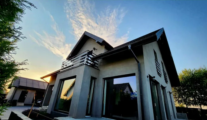 dom wolnostojący, 5 pokoi Baranówka