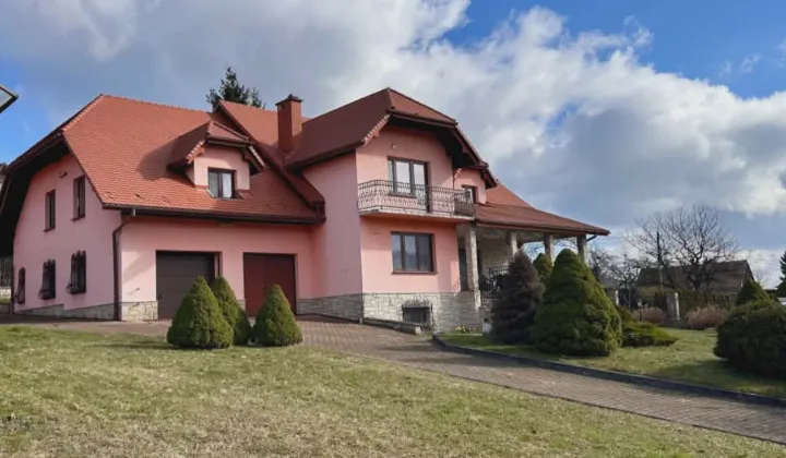 dom wolnostojący, 9 pokoi Iwkowa Nagórze