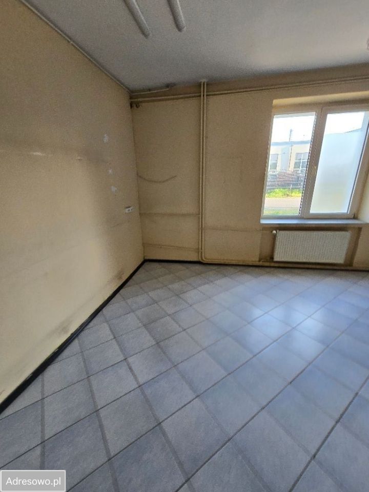 Hala/magazyn Lisi Ogon. Zdjęcie 11