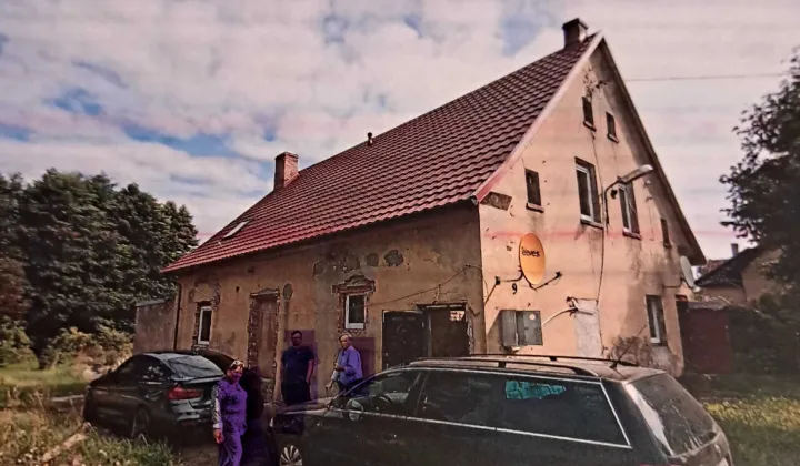 dom wolnostojący Wiekowo