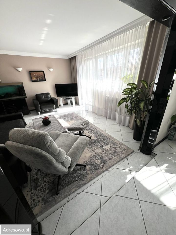 Mieszkanie 4-pokojowe Łódź Górna. Zdjęcie 2