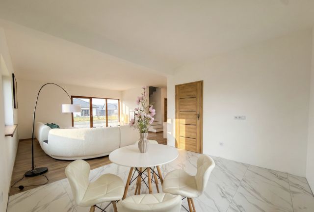 bliźniak, 5 pokoi Pieńsk, ul. Spacerowa. Zdjęcie 2