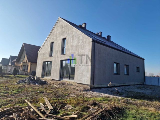 bliźniak, 4 pokoje Chrząstawa Wielka. Zdjęcie 3