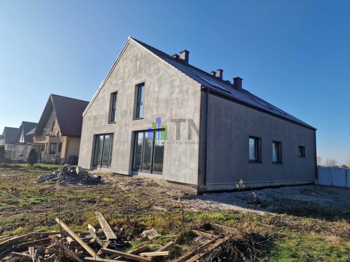 bliźniak, 4 pokoje Chrząstawa Wielka. Zdjęcie 3