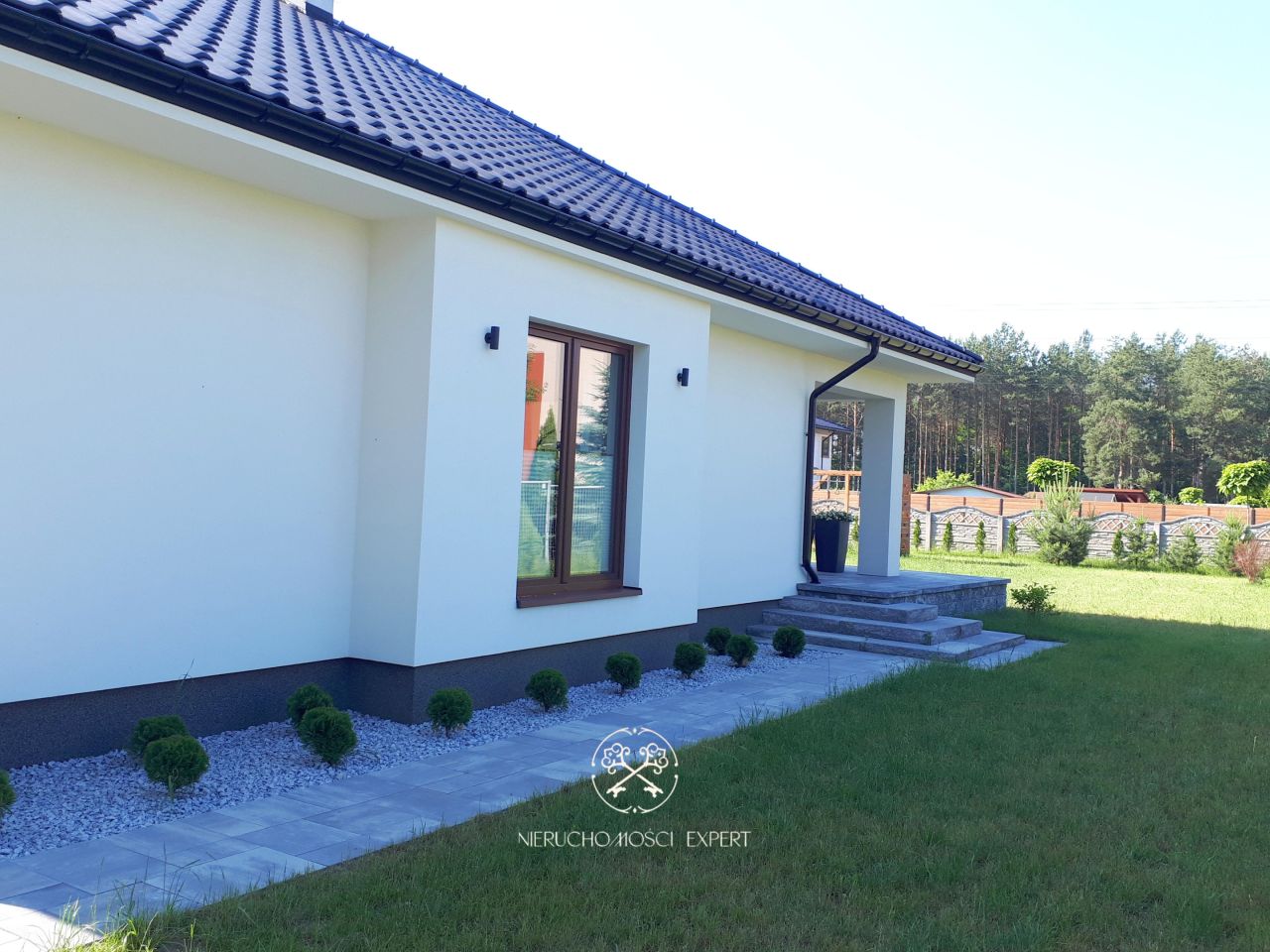 dom wolnostojący, 4 pokoje Ostrowiec Świętokrzyski Gutwin, ul. Fiołkowa. Zdjęcie 1