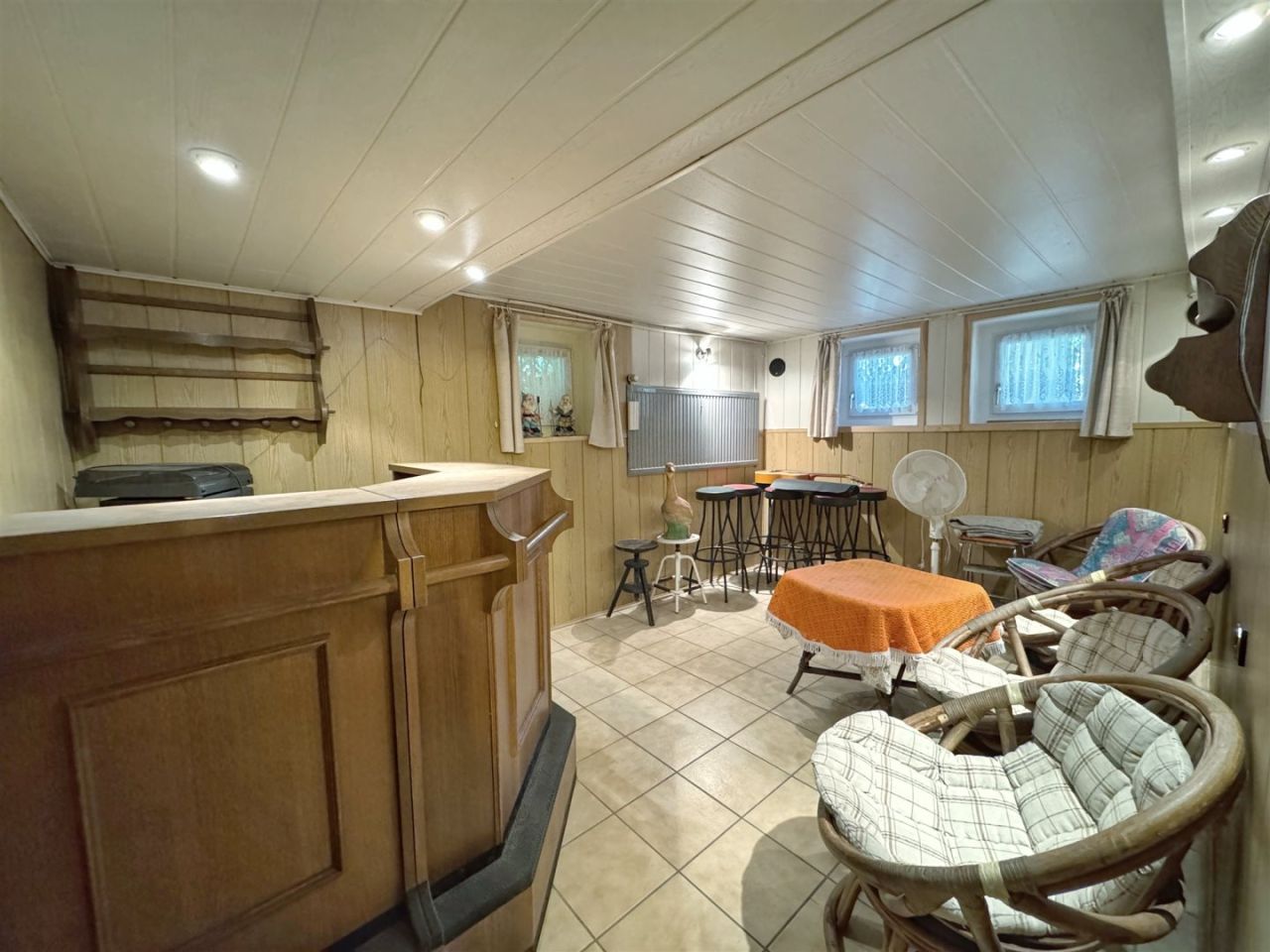 dom wolnostojący, 10 pokoi Berest. Zdjęcie 24