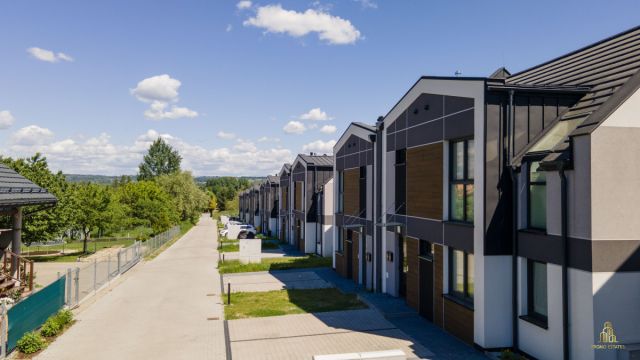 Mieszkanie 4-pokojowe Rząska, ul. Półkole. Zdjęcie 1
