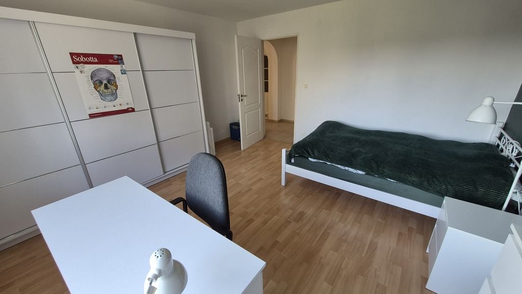 dom wolnostojący, 8 pokoi Opole Winów, pl. Róż. Zdjęcie 11