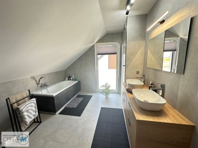 dom wolnostojący, 5 pokoi Brynica. Zdjęcie 7