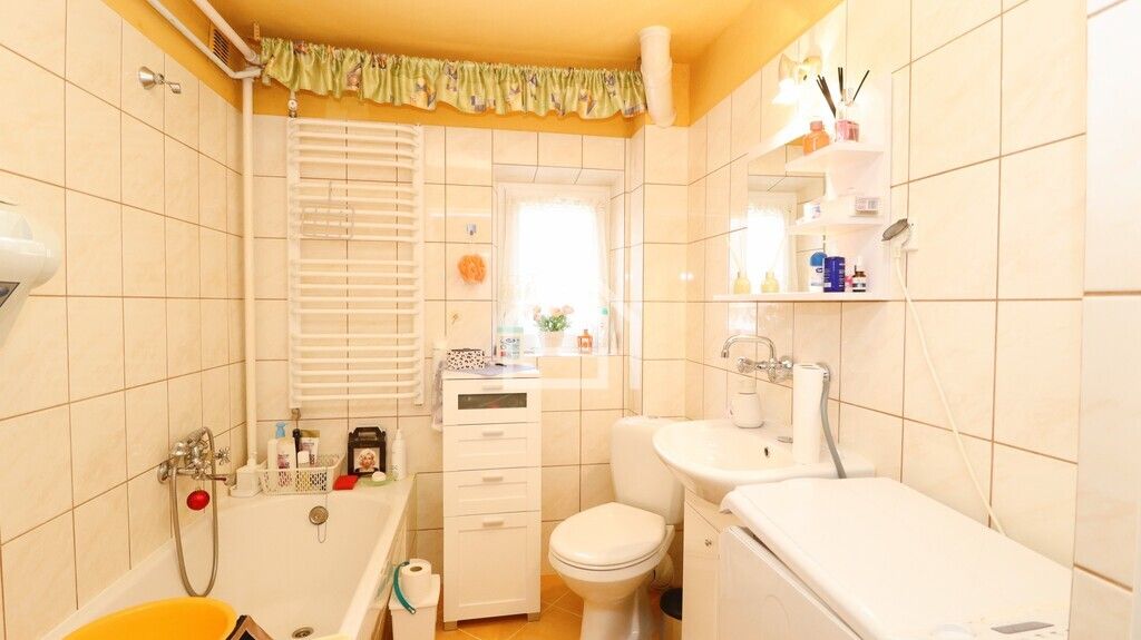 dom wolnostojący, 5 pokoi Bratucice. Zdjęcie 14