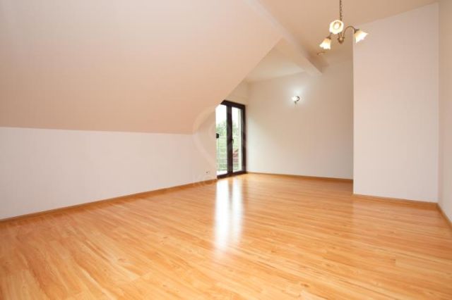 bliźniak, 6 pokoi Karwiany. Zdjęcie 9