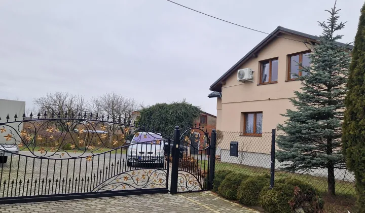 dom wolnostojący, 6 pokoi Ostrowite