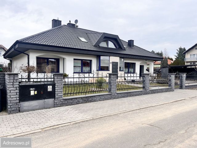 dom wolnostojący, 6 pokoi Dzierżoniów. Zdjęcie 1