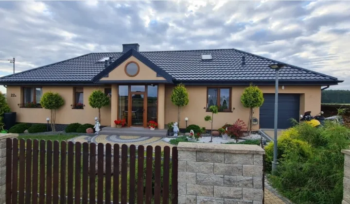 dom wolnostojący, 4 pokoje Wylazłowo