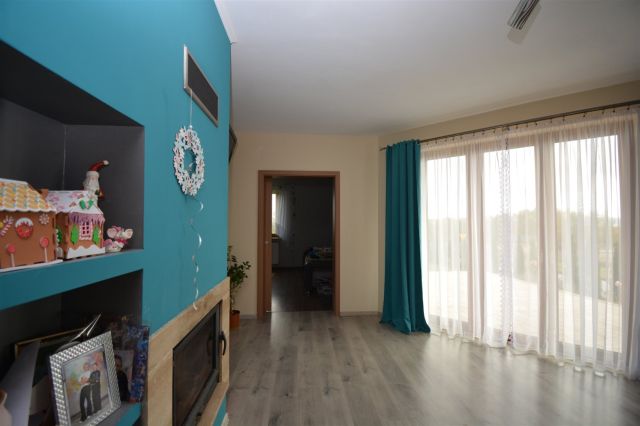 dom wolnostojący, 5 pokoi Bieliny. Zdjęcie 7