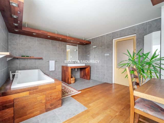 dom wolnostojący, 7 pokoi Krzeszowice, ul. Żbicka. Zdjęcie 5