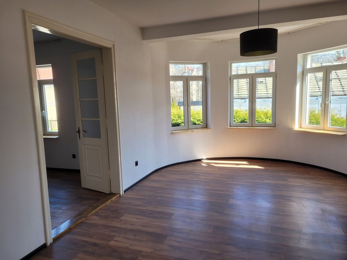 Mieszkanie 4-pokojowe Bardo. Zdjęcie 1