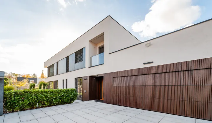 dom wolnostojący, 5 pokoi Łódź