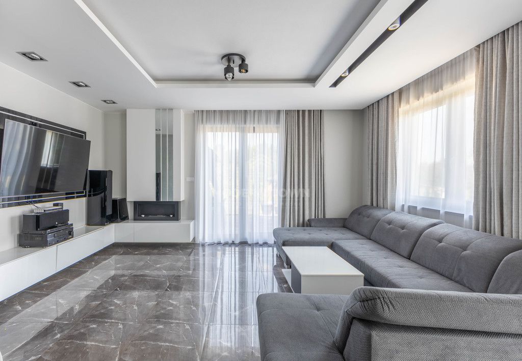 dom wolnostojący, 5 pokoi Nowe Miasto. Zdjęcie 3