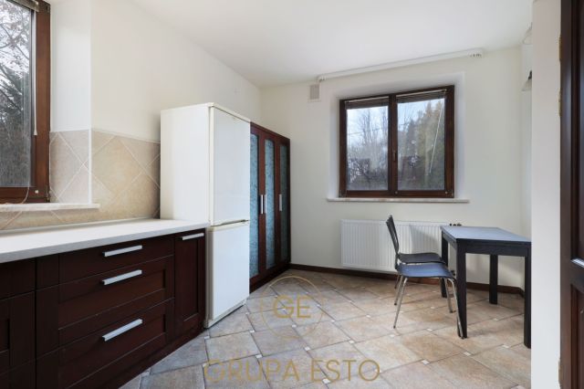 dom wolnostojący, 8 pokoi Kraków Kliny, ul. Narvik. Zdjęcie 15