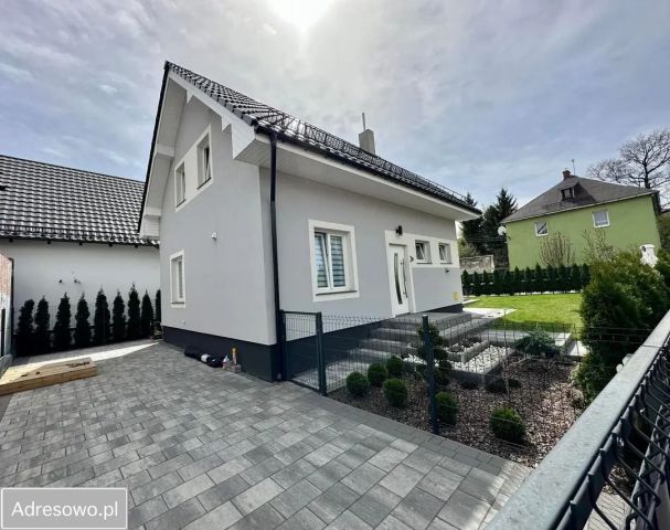 dom wolnostojący, 5 pokoi Jelenia Góra Sobieszów. Zdjęcie 1