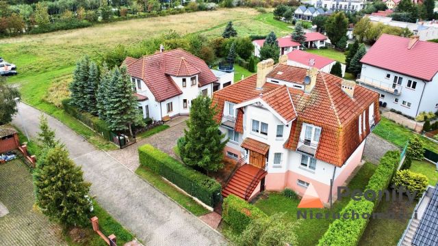 dom wolnostojący, 16 pokoi Niechorze. Zdjęcie 1